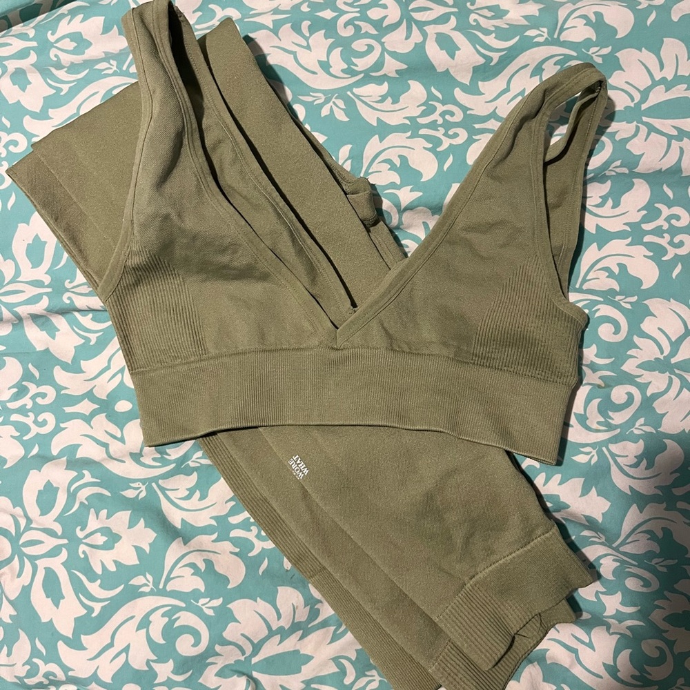 WeWoreWhat green active workout set used ok condition.